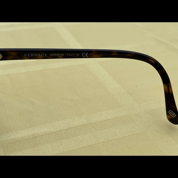 SOLD❌❌❌Versace Sunglasses❌❌❌SOLD - Picture 7 of 10